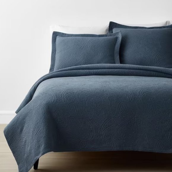 The Company Store Hillcrest Cotton Paisley Matelassé Coverlet - Picture 1 of 7